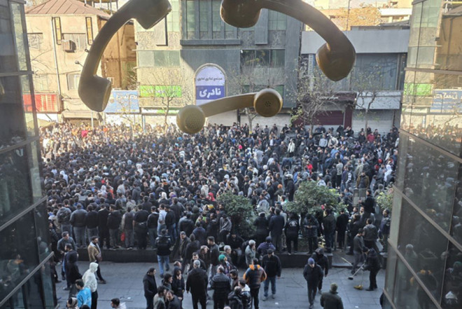 İran qlobal internetdən ayrılmaq üçün hazırlıq aparır