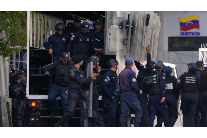 Venesuela amerikalı məhbusları azad edib 