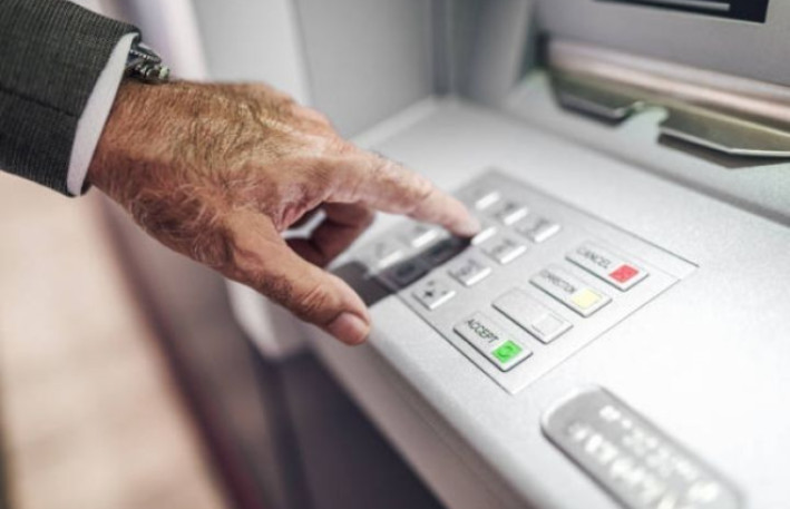 Pensiya artımı gündəmdə - Nazirdən açıqlama