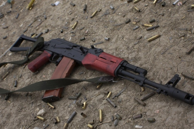 Azad olunan bölgələrdən xeyli silah-sursat aşkarlandı 