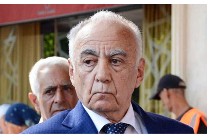 Hacıbala Abutalıbov bu kəndə köçüb