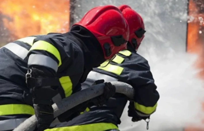 Yasamalda bina yanır 