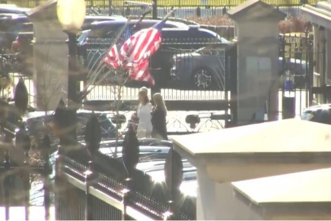 Mariya Korina Maçado Ağ Evə gəlib 