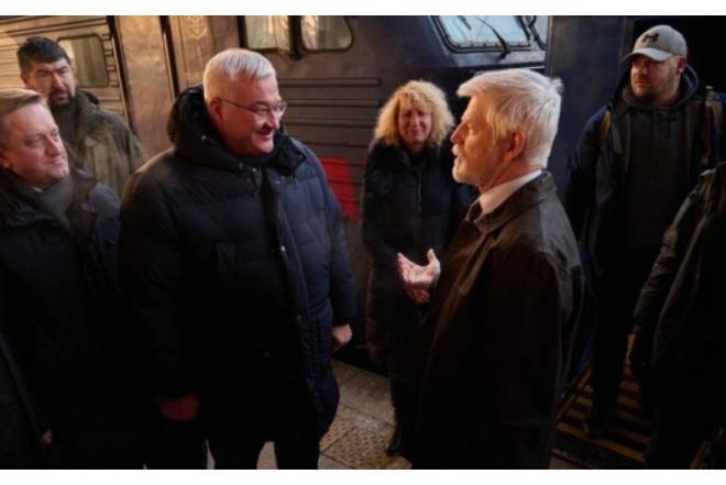 Çexiya prezidenti gözlənilmədən Kiyevə səfər edib 