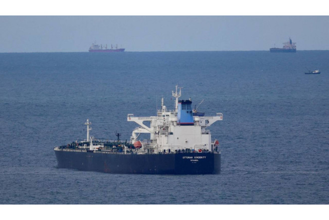 İtaliya Rusiyanın “kölgə donanması”na aid gəmini SAXLADI