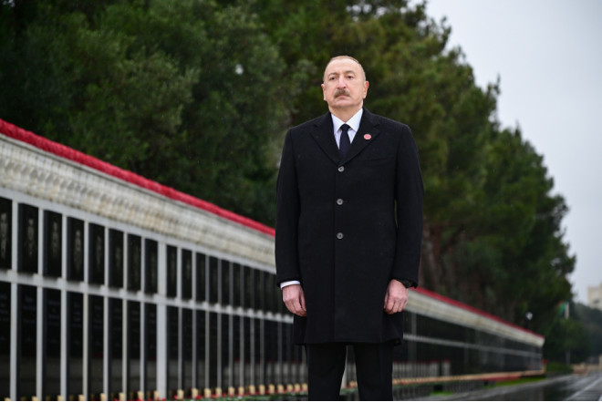 Prezident Şəhidlər xiyabanını ziyarət etdi - FOTOLAR