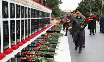 MN rəhbərliyi Şəhidlər xiyabanını ziyarət etdi - VİDEO