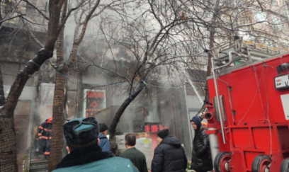 İrəvanın mərkəzində yanğın olub 