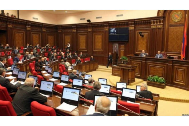 Ermənistan parlamenti sonuncu iclasa toplaşdı 