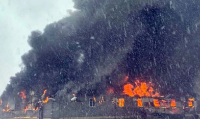 Türkiyədə fabrik yanır 