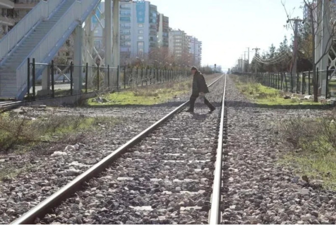 Dəmir yolunda toqquşma nəticəsində 8 nəfər həyatını itirib