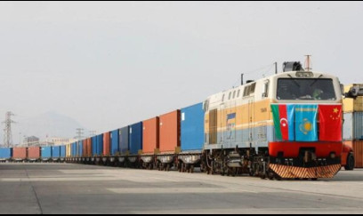 İlk Transxəzər yük qatarı Azərbaycana yola düşdü 