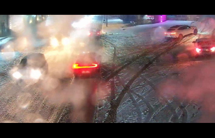 Bakıda qara görə nəqliyyatın hərəkəti çətinləşib 