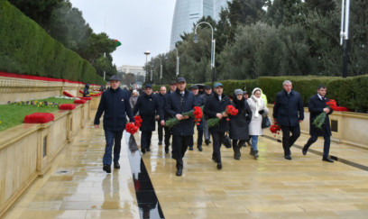 Yasamal rayon ictimaiyyəti 20 Yanvar şəhidlərini yad etdi - FOTOLAR