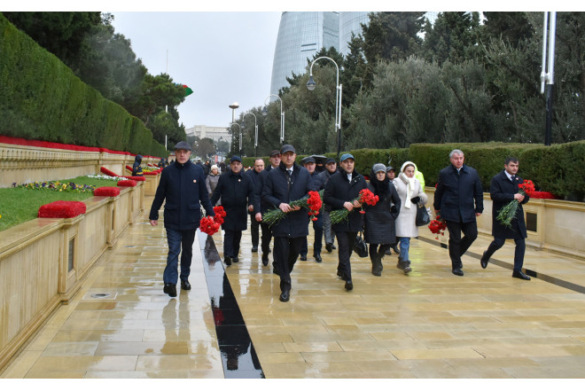 Yasamal rayon ictimaiyyəti 20 Yanvar şəhidlərini yad etdi - FOTOLAR