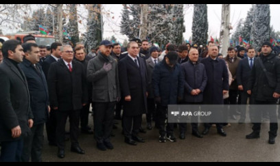 Ərdoğanın oğlu Gəncədə Şəhidlər xiyabanını ziyarət edib - i FOTO