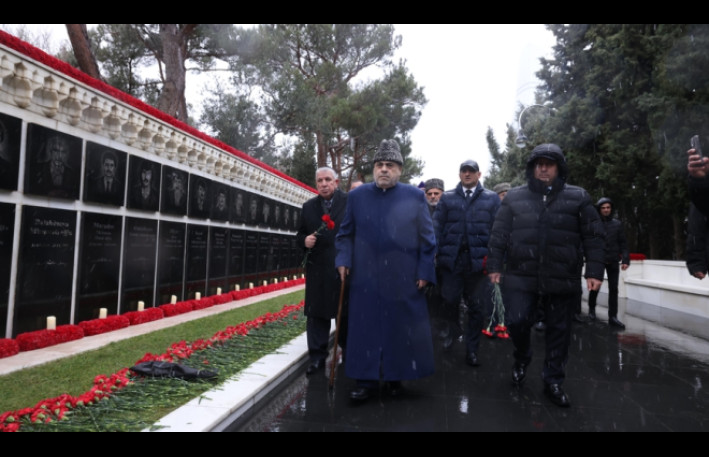 Şeyxülislam və dini konfessiya rəhbərləri Şəhidlər xiyabanında - FOTO