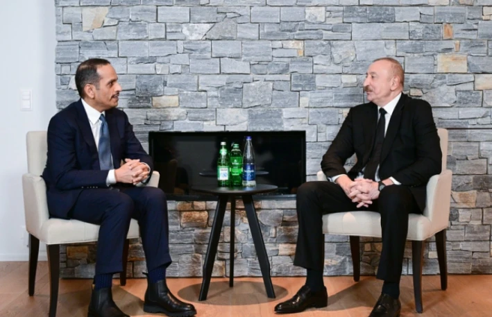 Prezident İlham Əliyev Davosda Qətərin Baş naziri və xarici işlər naziri ilə görüşüb 