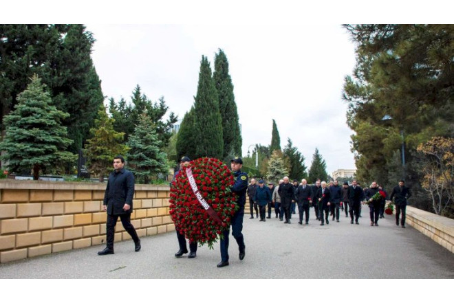 “Azərsun Holdinq”in rəhbər heyəti 20 Yanvar şəhidlərini yad etdi - FOTO