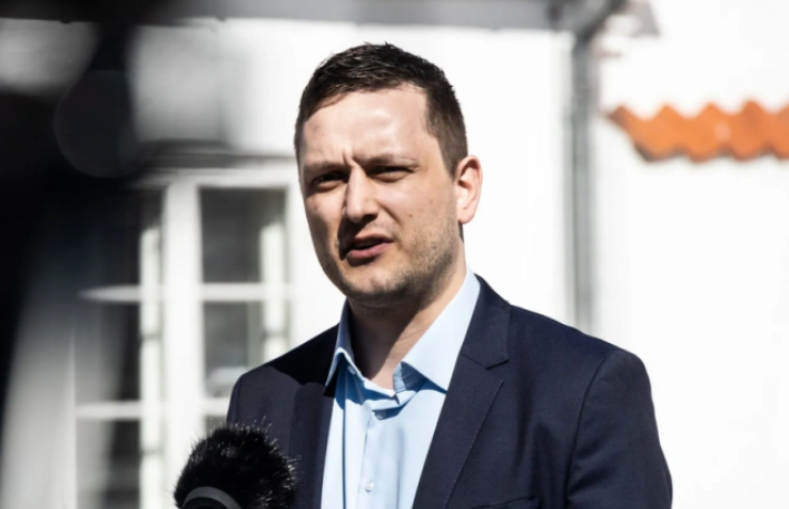 Qrelandiya savaş astanasında: Baş nazir 5 günlük ərzaq ehtiyatı görün dedi