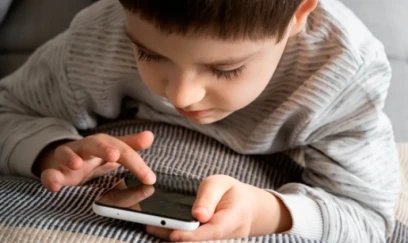 Qazaxıstanda yaşı 16-dan az olan şəxslərin sosial şəbəkələrə girişi qadağan edilir 