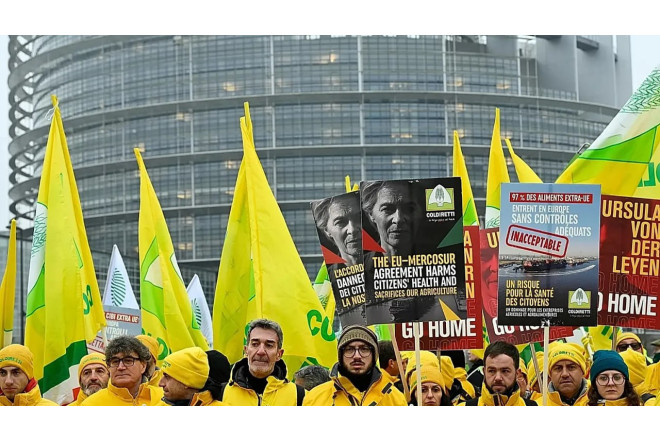 Ticarət sazişinin təsdiqi bir il gecikdirilir 