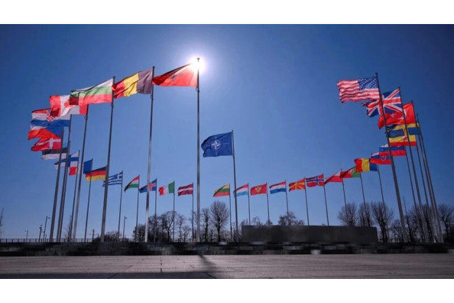 NATO şərq cinahında silah ehtiyatlarını artırmağa hazırlaşır 