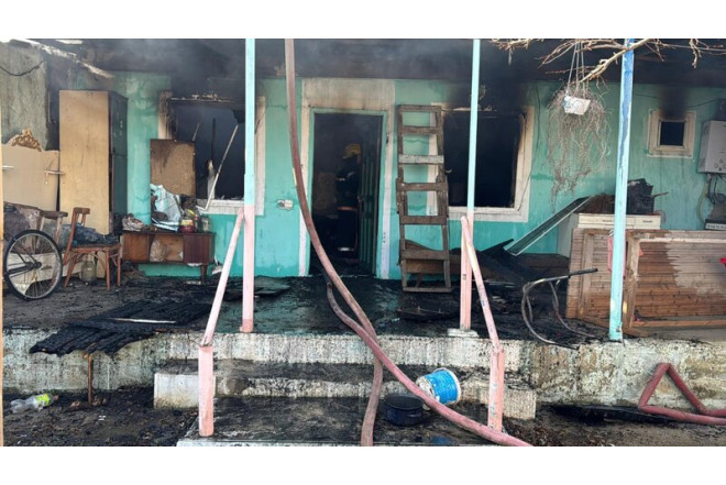 Novxanıda fərdi ev yandı 