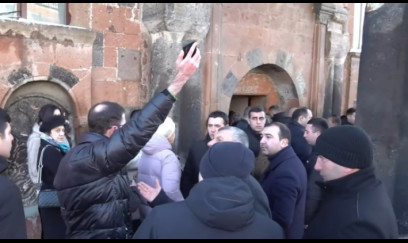 Tallində Ermənistanın baş naziri "Noldu Paşinyan" mahnısı ilə QARŞILANDI - VİDEO