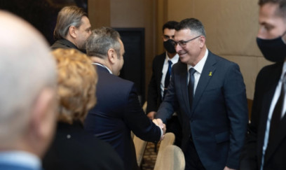 Bakıda mühüm görüş – İsrail XİN rəhbəri yəhudi icması ilə bir araya gəldi