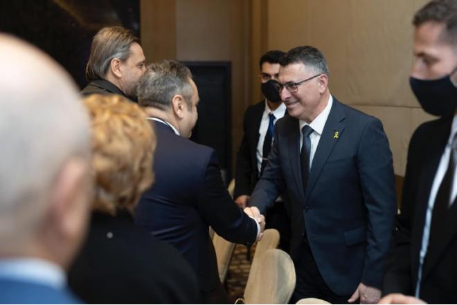 Bakıda mühüm görüş – İsrail XİN rəhbəri yəhudi icması ilə bir araya gəldi