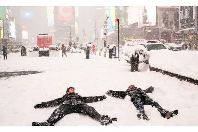 Güclü qar fırtınası: Nyu-Yorkda bərə nəqliyyatı dayandı