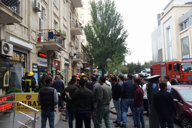 Bakıda ana iki uşağını gözəllik salonunda qoyub getdi 