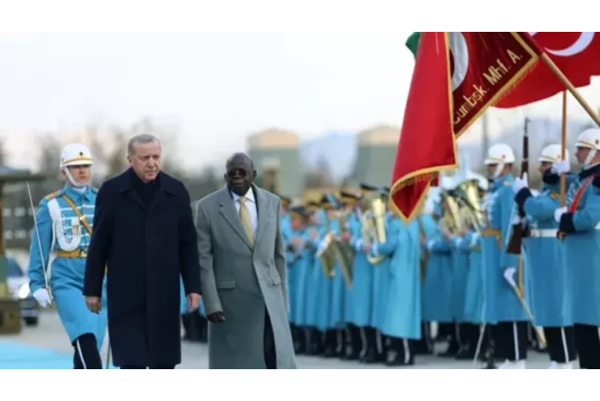 Nigeriya Prezidenti Türkiyədə yıxılıb- VİDEO