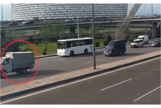 1889 nasaz avtomobil yolda qaldı 