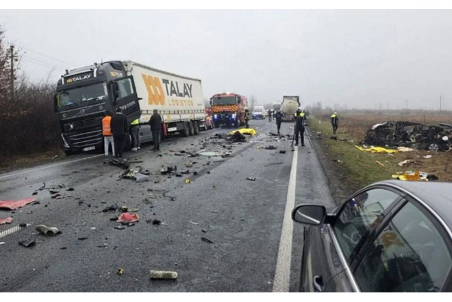 Azarkeşlər Fransaya yollanarkən faciəvi şəkildə öldülər - VİDEO