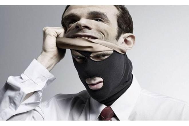 Özünü su idarəsinin əməkdaşı kimi təqdim edib, yaşlı ev sahibini aldatdı 