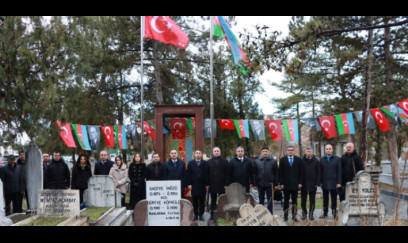 Səfir Rəsulzadənin məzarını ziyarət etdi 