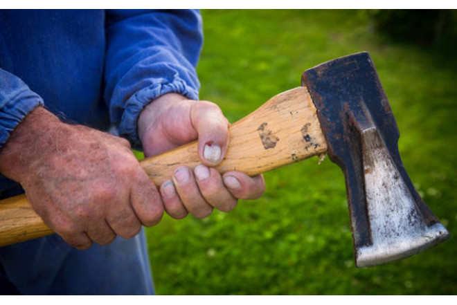 Narkotik almağa pul vermədiyi üçün arvadını baltalayıb - Ağdamdakı cinayətin təfərrüatı 