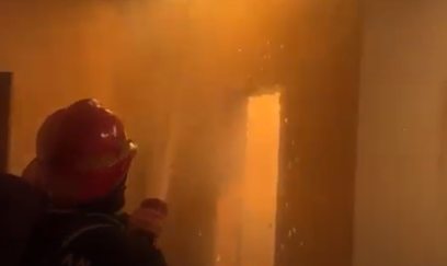 Sumqayıtda ikiotaqlı ev yanıb 