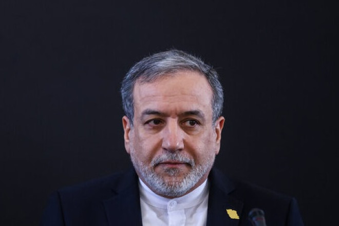 İran danışıqlara da hazırdır, müharibəyə də - Arakçi 