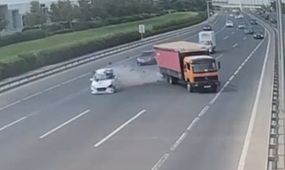 Bakıdakı ağır qəzanın görüntüləri - VİDEO