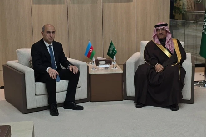 Emin Əmrullayev səudiyyəli həmkarı ilə görüşüb 
