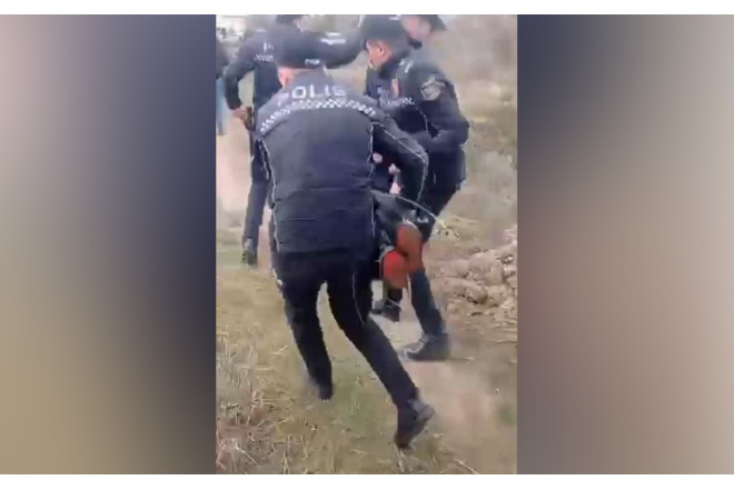 Polis kanala düşən azyaşlını  xilas etdi - VİDEO