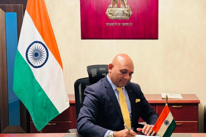 Hindistanın Azərbaycandakı yeni səfiri Bakıya gəlib 