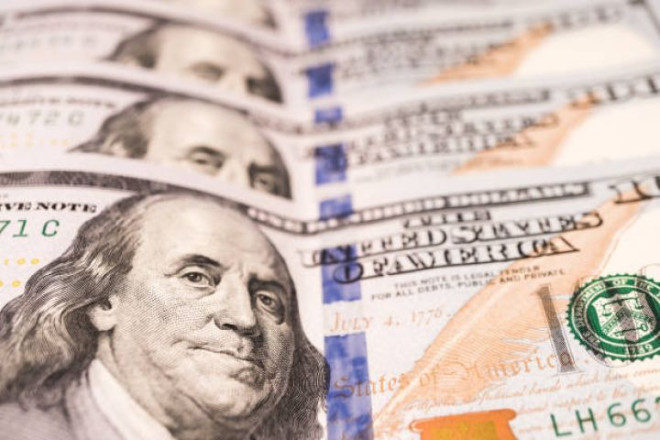 Əhali banklara daha çox valyuta satıb - "Təklif 70 milyon dollar, tələb 54 milyon dollar olmuşdur"