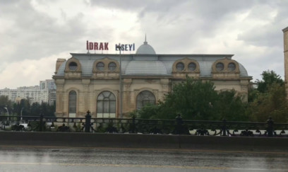 Müəllimi güllələyən şagird silahı liseyə belə gətirib ANBAAN GÖRÜNTÜLƏR