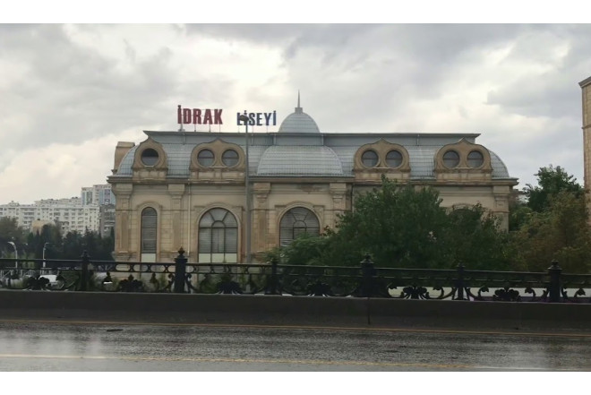 Müəllimi güllələyən şagird silahı liseyə belə gətirib ANBAAN GÖRÜNTÜLƏR