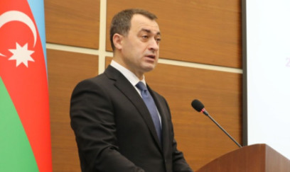 İcra başçısına itki - FOTO