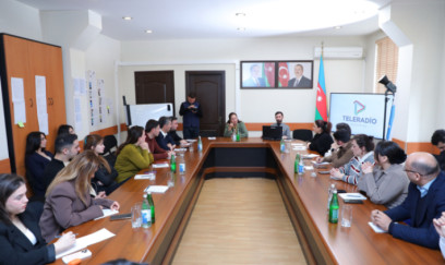 “Savadlı danışıq, xəbər dilində məsuliyyət” mövzusunda təlim keçirildi - Fotolar